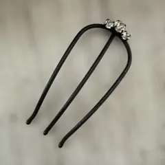 【美品】黒いクリスタル装飾ヘアピン