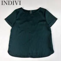 インディヴィ 美品 ドビー織り サテンストライプ バックジップ 半袖ブラウスのサムネイル