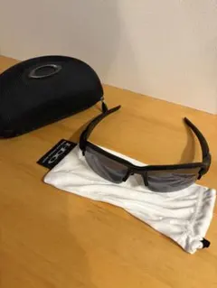 Oakley サングラス ブラウンレンズ偏光　FLAk2.0
