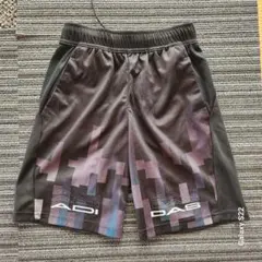 adidas グラフィックハーフパンツ 130cm