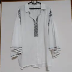 Denifits cotton 100％ 白ブラウス 刺繍入り 五分袖シャツ