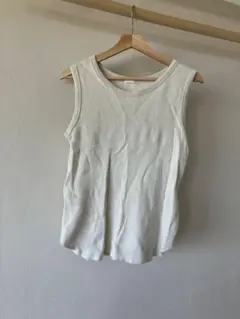 gu GU ワッフル生地　タンクトップ　白