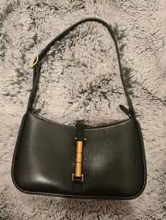 【未使用】CHARLES & KEITH ショルダーバッグ ブラックのサムネイル