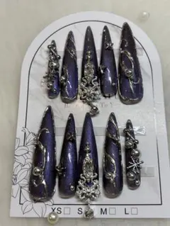 パープル装飾付きネイルチップ　ギャルネイル