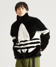 アディダスオリジナルス ファージャケット ビッグロゴ 大きい 黒