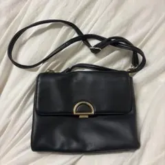 ブラック ショルダーバッグ ゴールド金具