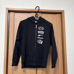 PUMA ブラック フード付き パーカー