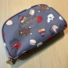 LADUREE ラデュレ ポーチ ケーキチャーム付きのサムネイル