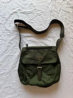 PRADAプラダ メッセンジャーバッグ 三角ロゴ カーキ レザー Gカード