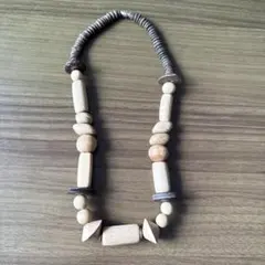 木製ビーズネックレス