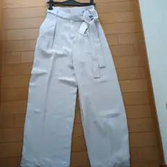 ユニクロハイウェストリボンワイドパンツ
