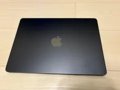 ほぼ新品　Apple MacBook 13インチ ミッドナイト