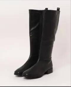 黒いロングブーツ 低ヒール