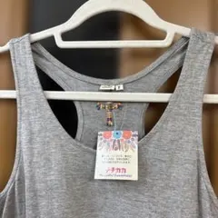 新品未使用　タグ付　チチカカ　グレー ノースリーブチュニック タンクトップのサムネイル