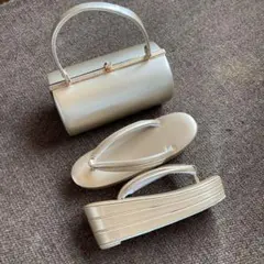 成人式ゴールド和装用バッグと下駄 セット23〜23.5センチ　高さ8センチ