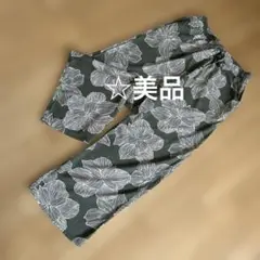 ☆美品☆オリーブグリーン フラワープリント ワイドパンツ