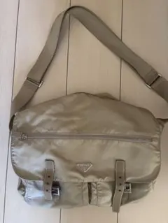 PRADAボディワンショルダーバック三角ロゴ