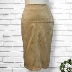 【クイーンズコート】スエード調タイトスカート　1 バックスリット　大人可愛い