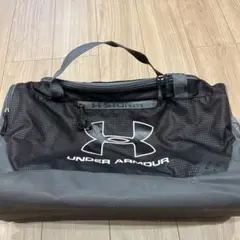 UNDER ARMOUR カバン　バッグ　ブラック