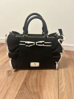 SAMANTHA VEGA フリル付きブラックハンドバッグ