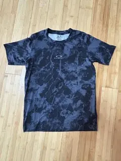 キッズ 半袖Tシャツ　オークリー　OAKLEY 140㎝　黒のサムネイル