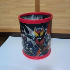 仮面ライダーキバ 円筒型 ゴミ箱　小物入れ