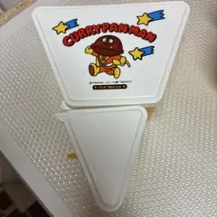 カレーパンマン 三角形容器 イエロー　お弁当箱のサムネイル