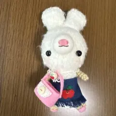 作家さん　うさぎのあみぐるみ デニムスカート付き