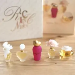 【未使用】NINA RICCI ニナリッチ ミニ香水 5点セット ミニボトルのサムネイル