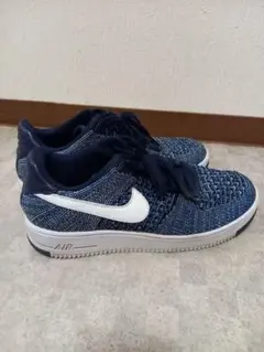 NIKE AIR FORCE 1 FLYKNIT ネイビーのサムネイル