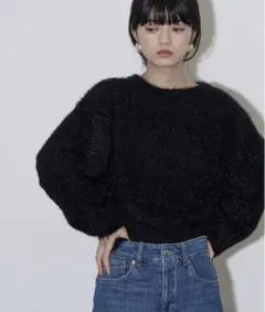 the YOn グリッターシャギールーズフィットニットプルオーバー