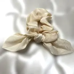 光沢リボン付き シュシュ アイボリー
