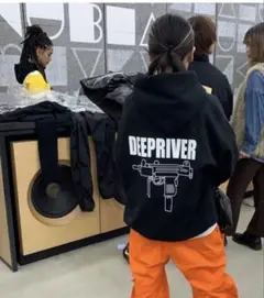 DEEPRIVER フード付きパーカー ブラック　ディープリバー