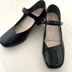 新品☆アンリーフ ウェッジソールエナメル ストラップ パンプス 23㎝EE 黒のサムネイル