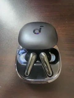 anker soundcore liberty4(充電ケース・左耳)