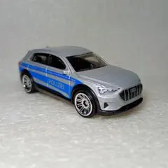 希少！ AUDI アウディ E-TRON イートロン パトカー POLIZEI