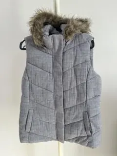 GAPグレー キルティング ベスト ファー付き