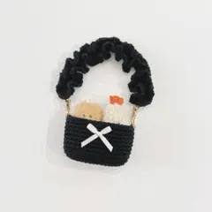 大きめ✴︎ミニチュアドール持ち運びフリルストラップ◎ブラック◎おでかけケース