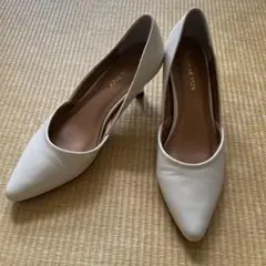 【美品】AZULのベージュパンプス