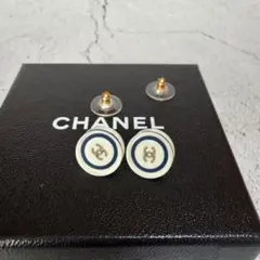 CHANEL ココマーク ピアス ラウンド ホワイト ネイビーのサムネイル