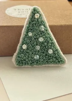 刺繍ブローチ クリスマスツリー ハンドメイド