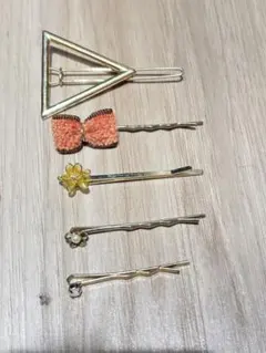 多様なデザインのヘアピン5本セット