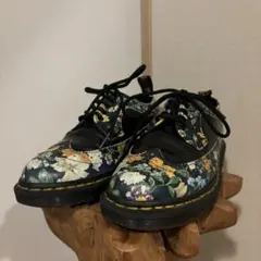 Dr. Martens 花柄レースアップシューズ