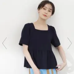 N. スクエアネック ペプラム ブラウス Mサイズのサムネイル