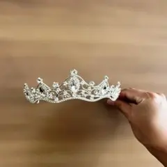 未使用　ティアラ　結婚式　パーティー　誕生日会　ドレス　発表会　プリンセス