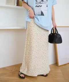 チャオパニックティピー　スタイルアップサテンスカート　Mサイズのサムネイル