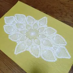 レース編み 花模様 テーブルセンター 　ドイリー