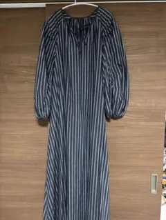 KBF ネイビーとホワイトのストライプ長袖ワンピース