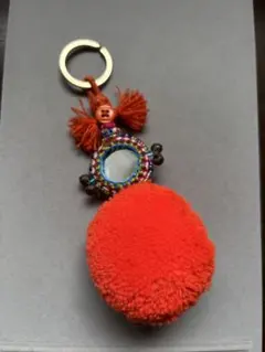 ロンハーマン　赤いポンポン付きキーホルダーのサムネイル