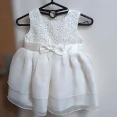 ホワイトベビードレス レースとリボン付き
